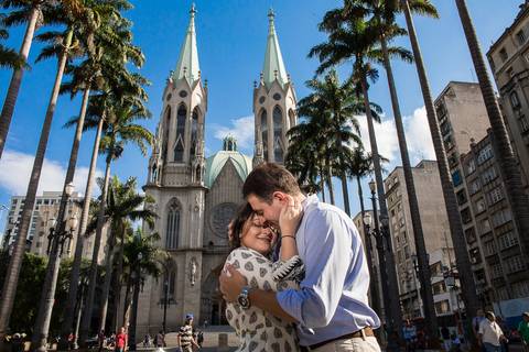 Em frente a catedral da Sé'