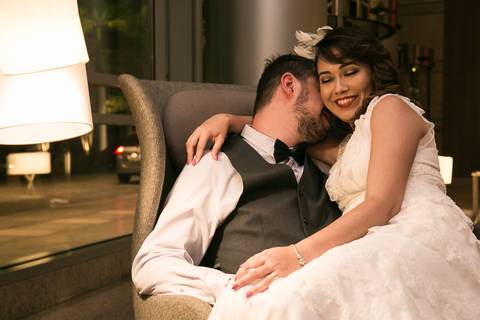 Noivos no hall do hotel'