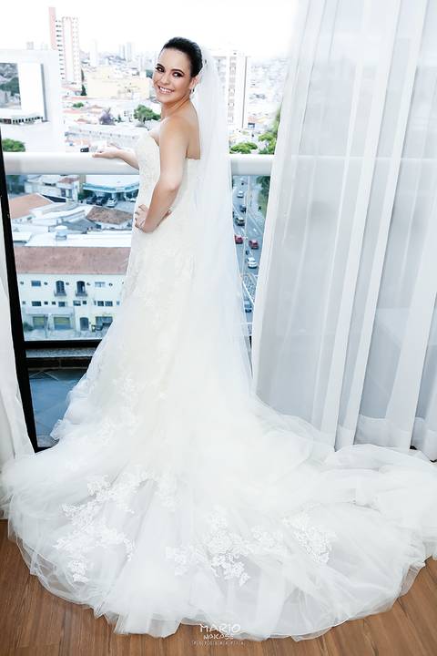 noiva na sacada do hotel'