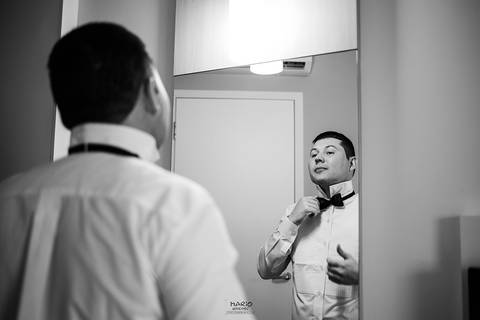 noivo se arrumando no making of'