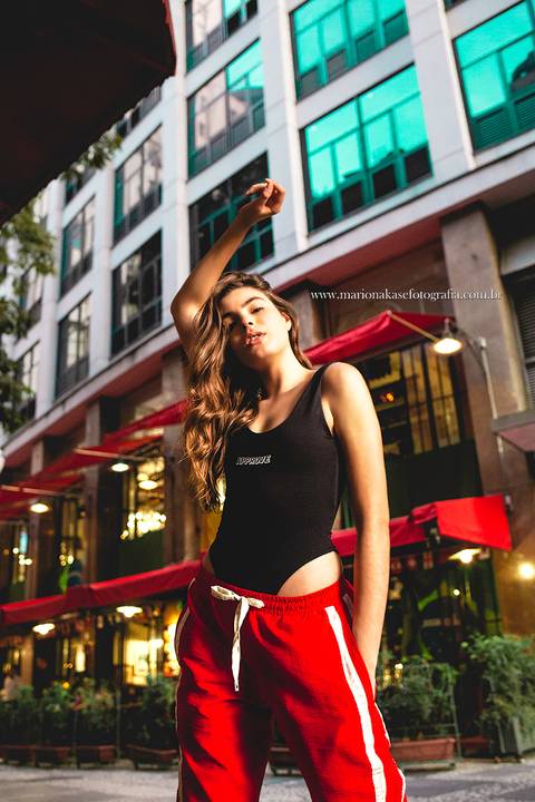 Modelo Bruna posando para o ensaio'