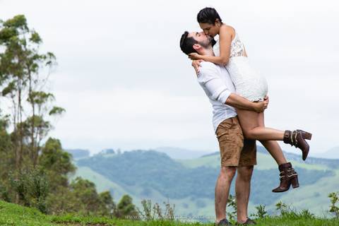 Pré Wedding em Pinhalzinho em meio a natureza com Mario Nakase Fotografia'