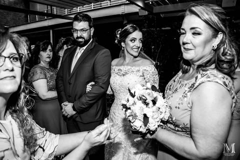 #marionakasefotografia #fotoearte #miniwedding #wedding #casamento #minicasamento #cocobambu #sp #mogidascruzes #noivos #noiva #bride #vestidodenoiva #fotodecasamento #fotografia #photography #fotografo'