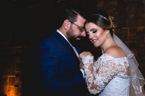 #marionakasefotografia #fotoearte #miniwedding #wedding #casamento #minicasamento #cocobambu #sp #mogidascruzes #noivos #noiva #bride #vestidodenoiva #fotodecasamento #fotografia #photography #fotografo'