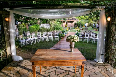 #marionakasefotografia #marionakase #nakase #fotografodecasamento #fotodecasamento #ideias #fotografo #wedding #noivos #inspirationphotographers #inspiration #alboom #voucasar #noiva Casamento no espaço Senzala em Salesópolis. Fotografia por Mario Nakase'