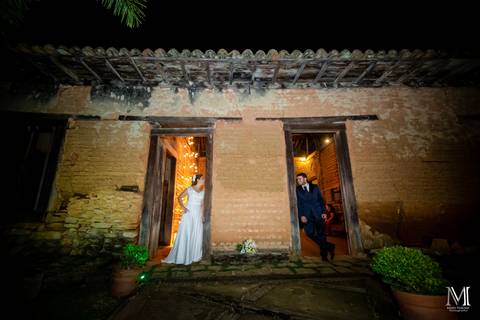 #marionakasefotografia #marionakase #nakase #fotografodecasamento #fotodecasamento #ideias #fotografo #wedding #noivos #inspirationphotographers #inspiration #alboom #voucasar #noiva Casamento no espaço Senzala em Salesópolis. Fotografia por Mario Nakase'