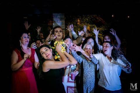 #marionakasefotografia #marionakase #nakase #fotografodecasamento #fotodecasamento #ideias #fotografo #wedding #noivos #inspirationphotographers #inspiration #alboom #voucasar #noiva Casamento no espaço Senzala em Salesópolis. Fotografia por Mario Nakase'