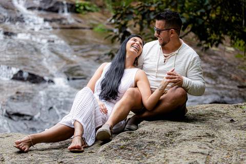 Ensaio de Pré Casamento feito em Ubatuba SP por Mario Nakase com os noivos Rita e Luidi no período de COVID 19'