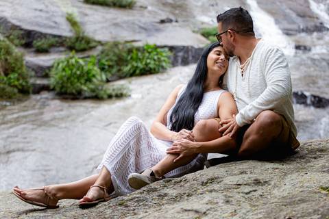 Ensaio de Pré Casamento feito em Ubatuba SP por Mario Nakase com os noivos Rita e Luidi no período de COVID 19'