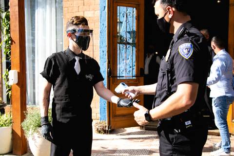 Foto por Mario Nakase, Casamento de Rita e Luidi, Casarão La Villa, Mogi das Cruzes, COVID 19, adienaocancele, making of da Noiva'