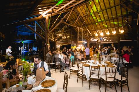 Casamento de Fernanda e Rodrigo em Mogi das Cruzes na Casa Giardino fotografado por Mario Nakase '