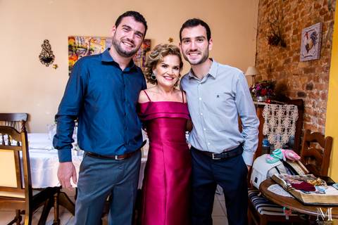 Ensaio Fotográfico de Bodas de Rubi feito no restaurante O Bistro em Mogi das Cruzes feitas por Mario Nakase Fotografia'