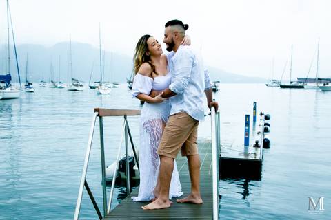 Ensaio de Pré Wedding/Casamento em Ilha Bela SP com a noiva e noivo fotografado por Mario Nakase'