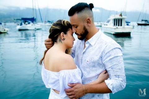 Ensaio de Pré Wedding/Casamento em Ilha Bela SP com a noiva e noivo fotografado por Mario Nakase'