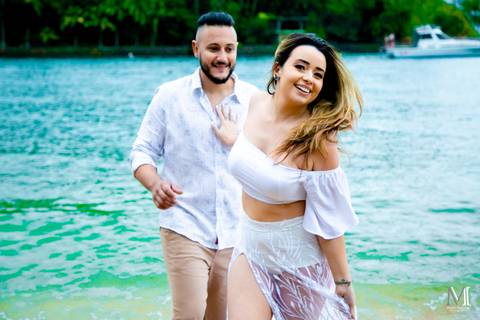 Ensaio de Pré Wedding/Casamento em Ilha Bela SP com a noiva e noivo fotografado por Mario Nakase'