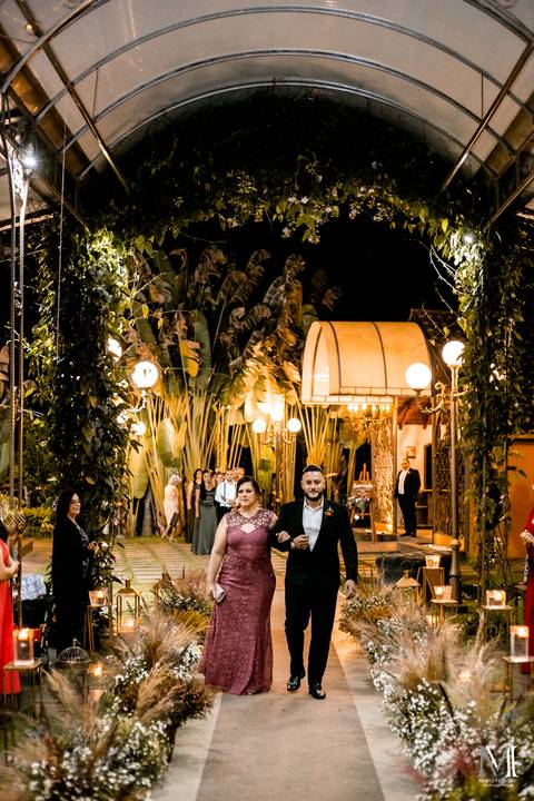 Casamento no Ravena Garden em Mairiporã com a noiva e noivo em grande estilo. Fotografado pelo fotógrafo Mario Nakase'