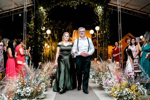 Casamento no Ravena Garden em Mairiporã com a noiva e noivo em grande estilo. Fotografado pelo fotógrafo Mario Nakase'