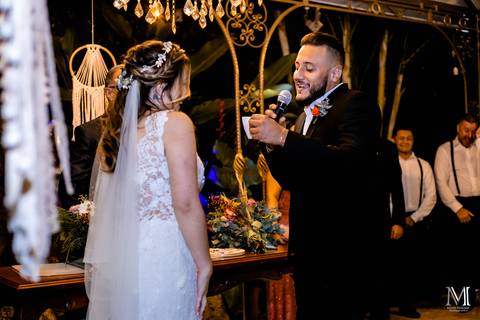 Casamento no Ravena Garden em Mairiporã com a noiva e noivo em grande estilo. Fotografado pelo fotógrafo Mario Nakase'