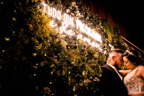 Casamento no Ravena Garden em Mairiporã com a noiva e noivo em grande estilo. Fotografado pelo fotógrafo Mario Nakase'