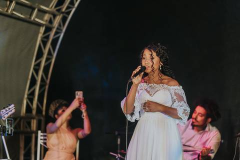 FOTOS NOIVA CANTANDO NO CASAMENTO '