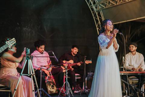 FOTOS NOIVA CANTANDO NO CASAMENTO '