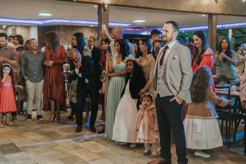 FOTOS NOIVA CANTANDO NO CASAMENTO '