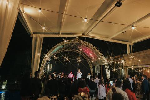 FOTOS NOIVA CANTANDO NO CASAMENTO '