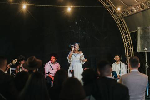 FOTOS NOIVA CANTANDO NO CASAMENTO '