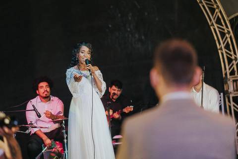 FOTOS NOIVA CANTANDO NO CASAMENTO '