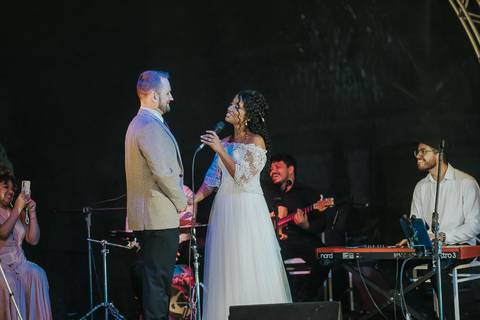 FOTOS NOIVA CANTANDO NO CASAMENTO '