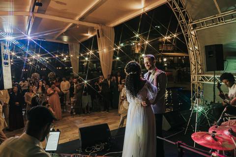 FOTOS NOIVA CANTANDO NO CASAMENTO '