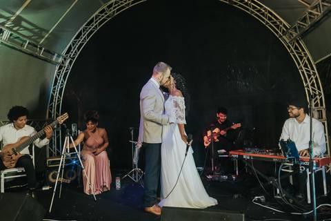 FOTOS NOIVA CANTANDO NO CASAMENTO '