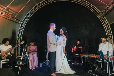 FOTOS NOIVA CANTANDO NO CASAMENTO '