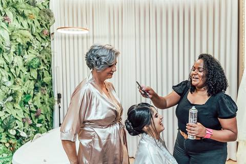 FOTOS MAKING OF NOIVA SALÃO LABELA - MARIANA/MG'