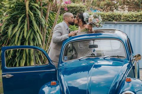 fotos casamento com fusca azul'