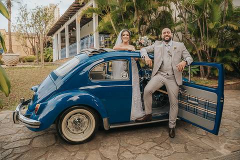 fotos casamento com fusca azul'
