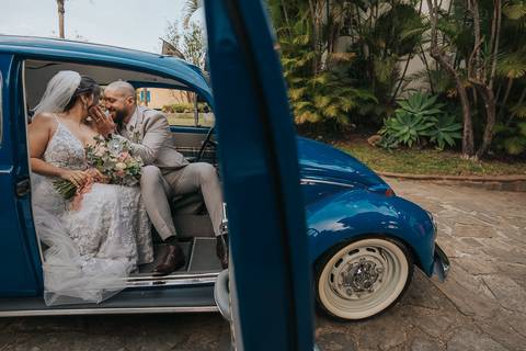 fotos casamento com fusca azul'