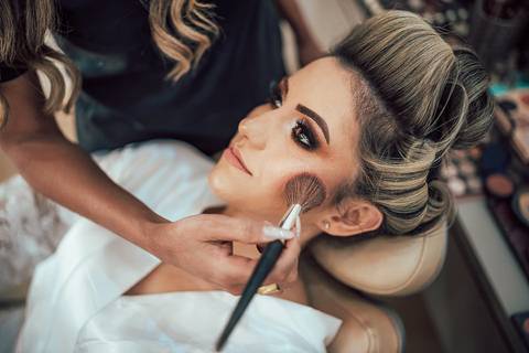 MAKING OF NOIVA SENSUAL COM VESTIDO CASAMENTO'