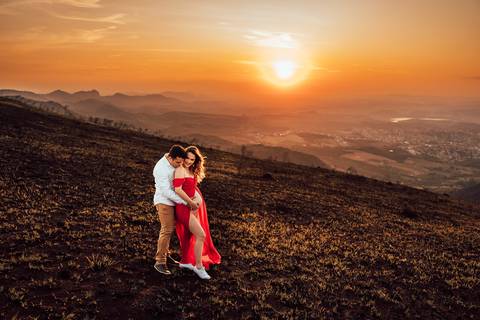 FOTOS ENSAIO GESTANTE SERRA DO ROLA MOÇA  VESTIDO VERMELHO BH'