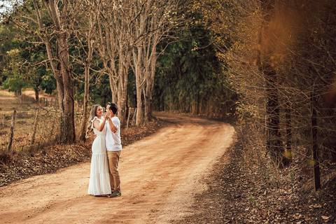 ENSAIO PRE WEDDING ESTRADA DE TERRA '