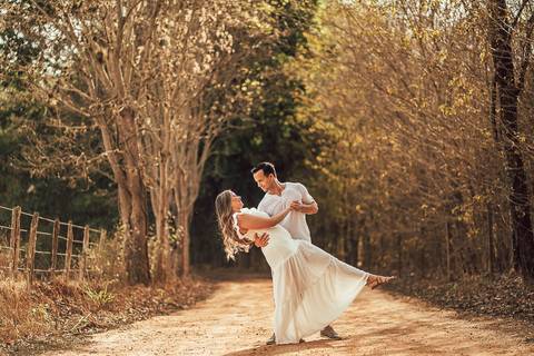 ENSAIO PRE WEDDING ESTRADA DE TERRA '