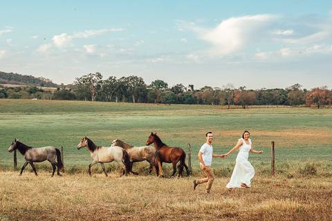 ENSAIO PRE WEDDING COM CAVALO'