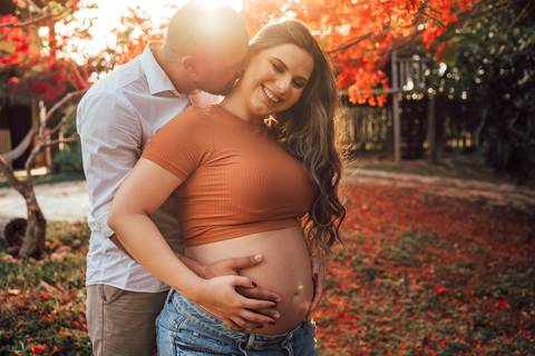 FOTOS ENSAIO GESTANTE FLORES VERMELHAS'