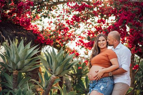 FOTOS ENSAIO GESTANTE FLORES VERMELHAS'