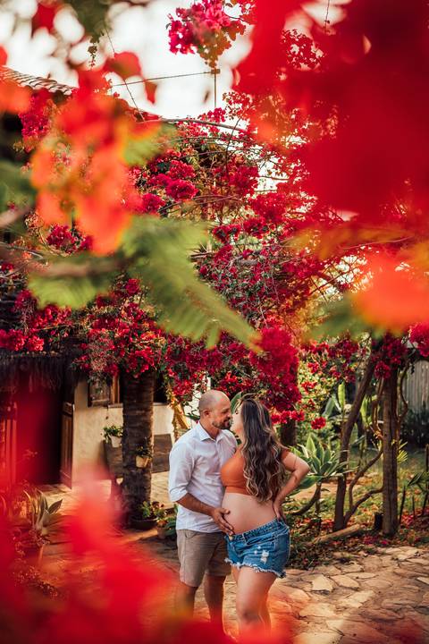 FOTOS ENSAIO GESTANTE FLORES VERMELHAS'