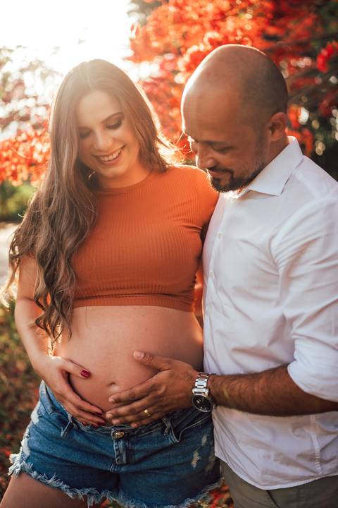 FOTOS ENSAIO GESTANTE FLORES VERMELHAS'