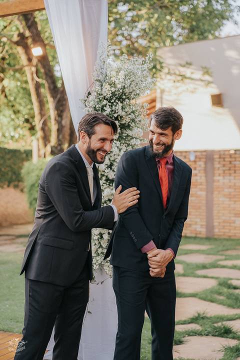 ENTRADA NOIVO IRMÃO GEMEO  CASAMETO DIA LANAI EVENTOS'