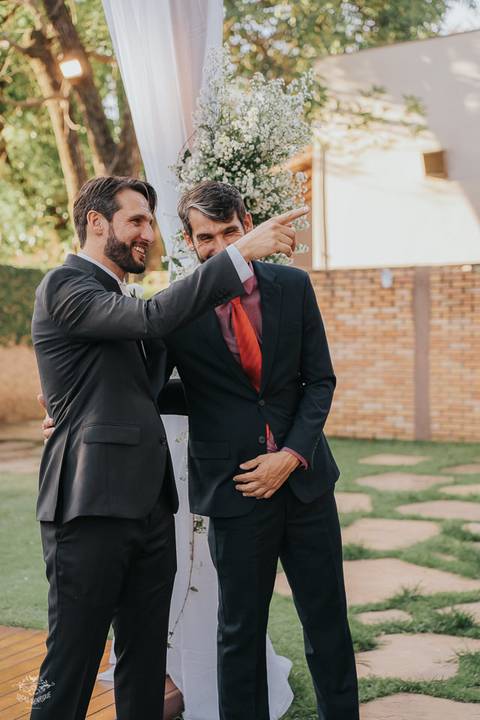 ENTRADA NOIVO IRMÃO GEMEO  CASAMETO DIA LANAI EVENTOS'