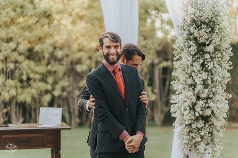 ENTRADA NOIVO IRMÃO GEMEO  CASAMETO DIA LANAI EVENTOS'