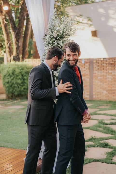 ENTRADA NOIVO IRMÃO GEMEO  CASAMETO DIA LANAI EVENTOS'